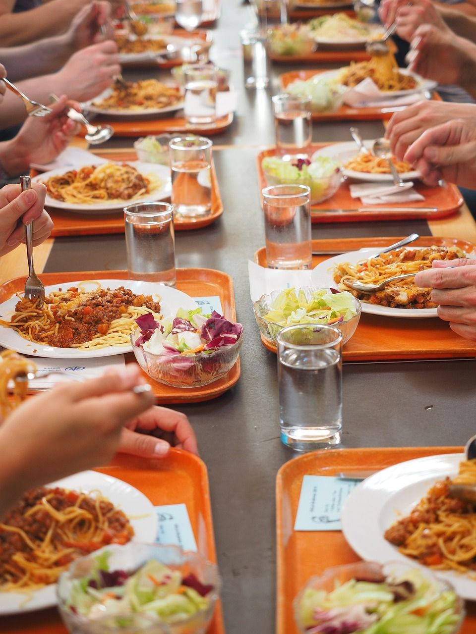 Zdrowy i sycący lunchbox dla studentów