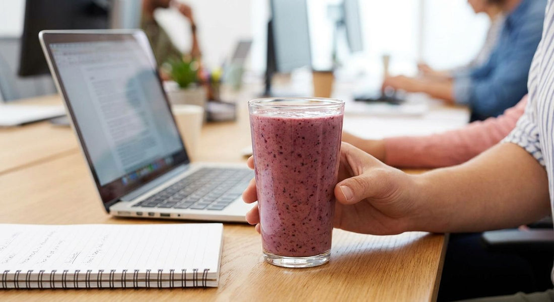 Koktajl proteinowy zamiast obiadu dla zapracowanych 2026