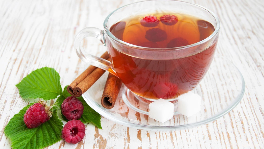 Herbata z liści malin - najlepszy sposób na wywołanie porodu? Poznaj właściwości herbaty z liści malin